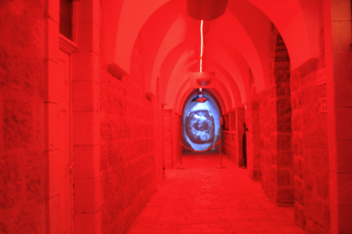 Ghost.-Ran-Slavin-installation-at-Hansen-House-Jerusalem-L-E-V-shows-Israel-Festival-2013-c-450x300